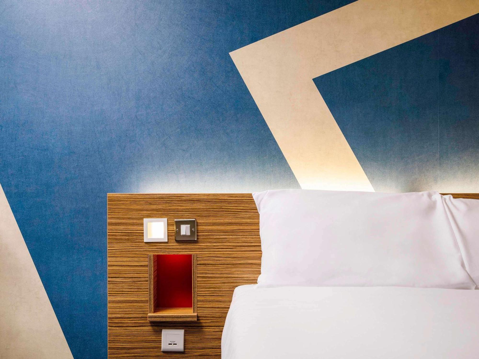 Ibis Budget London Heathrow Central Hounslow Exterior foto