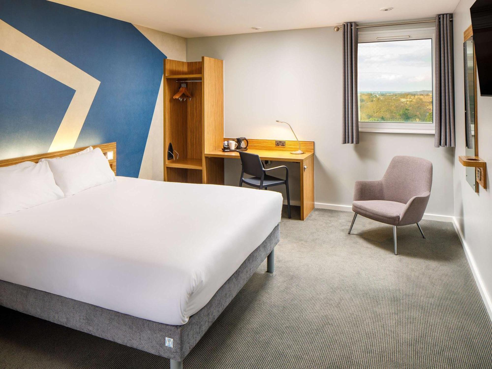Ibis Budget London Heathrow Central Hounslow Exterior foto